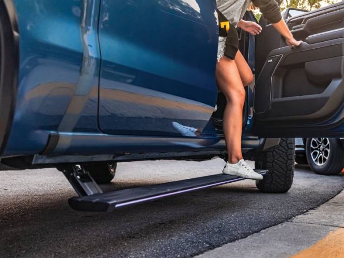 AMP Research - AMP Research 21-26 Chevrolet Suburban PowerStep Vision